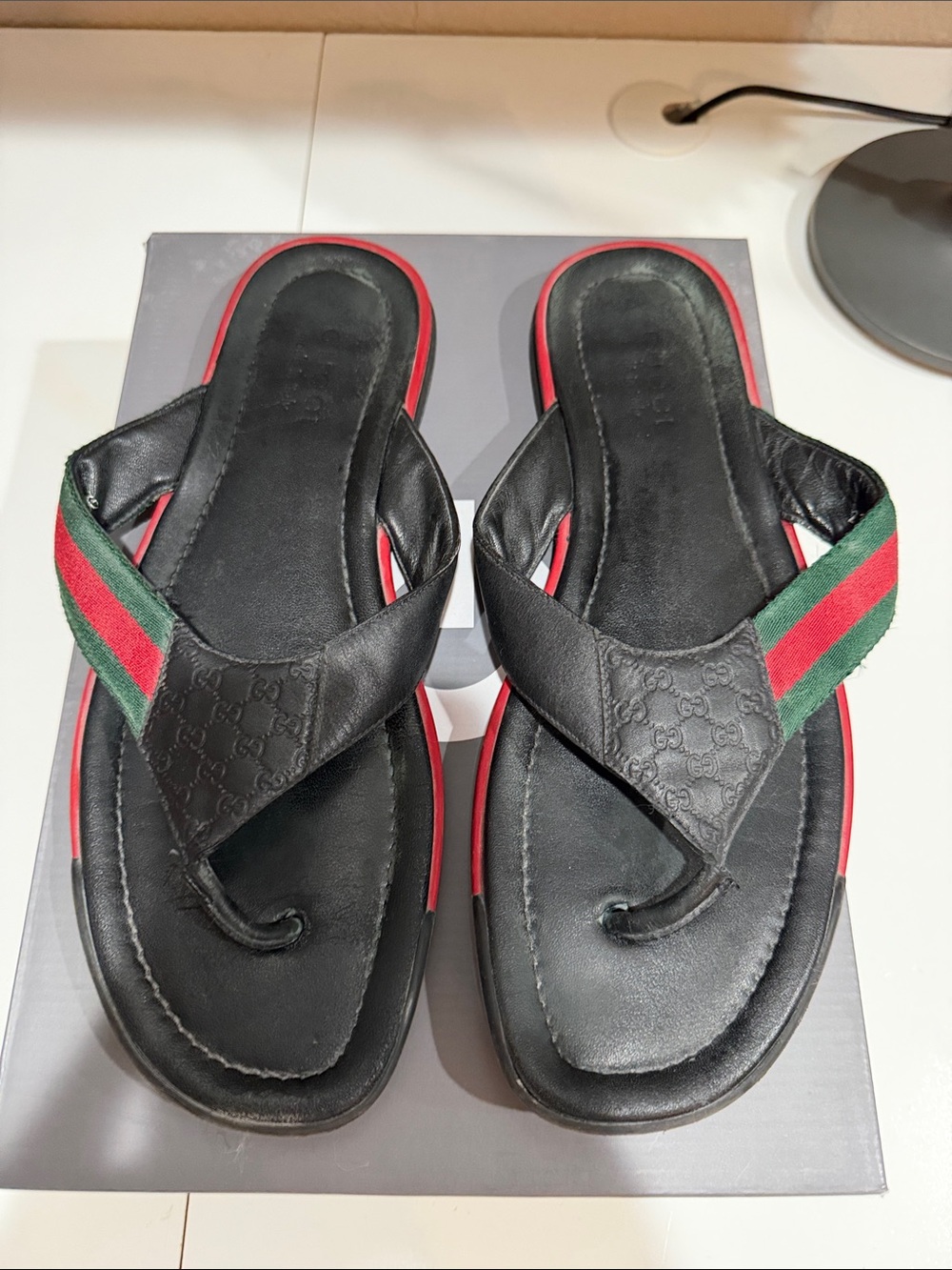 Gucci Black Leather Thong Sandals with Green & Red Stripe
